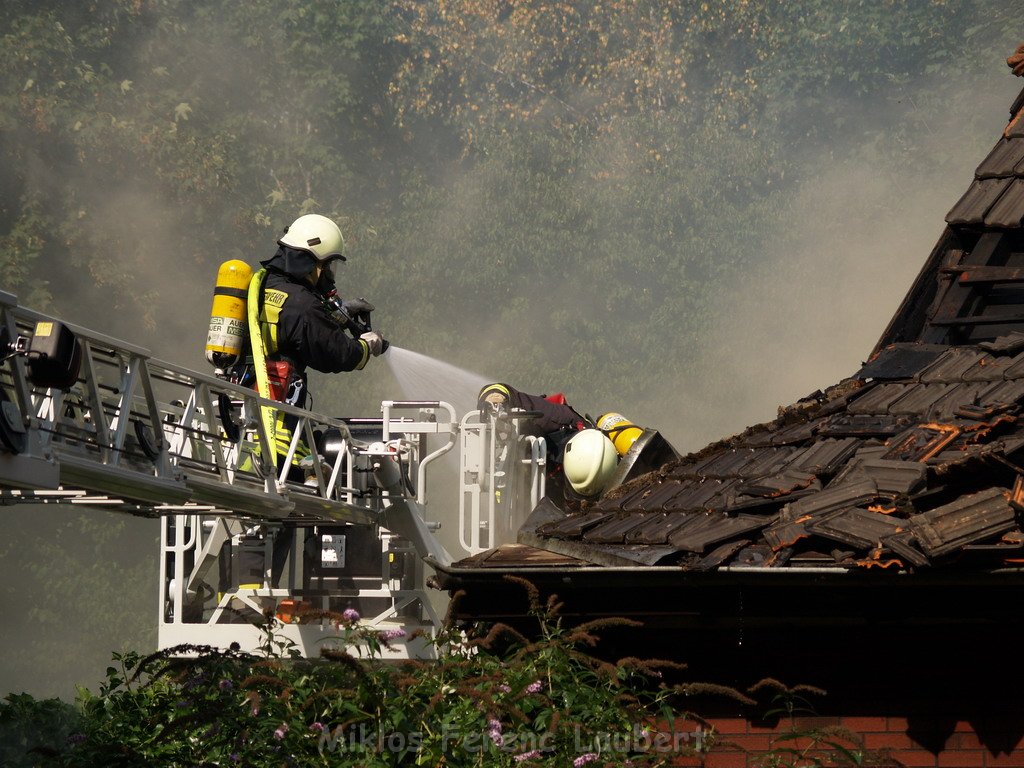 Brand Schuetzenhof Neusser Landstr P6089.JPG